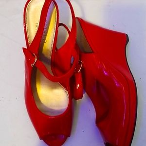 Red wedged heels